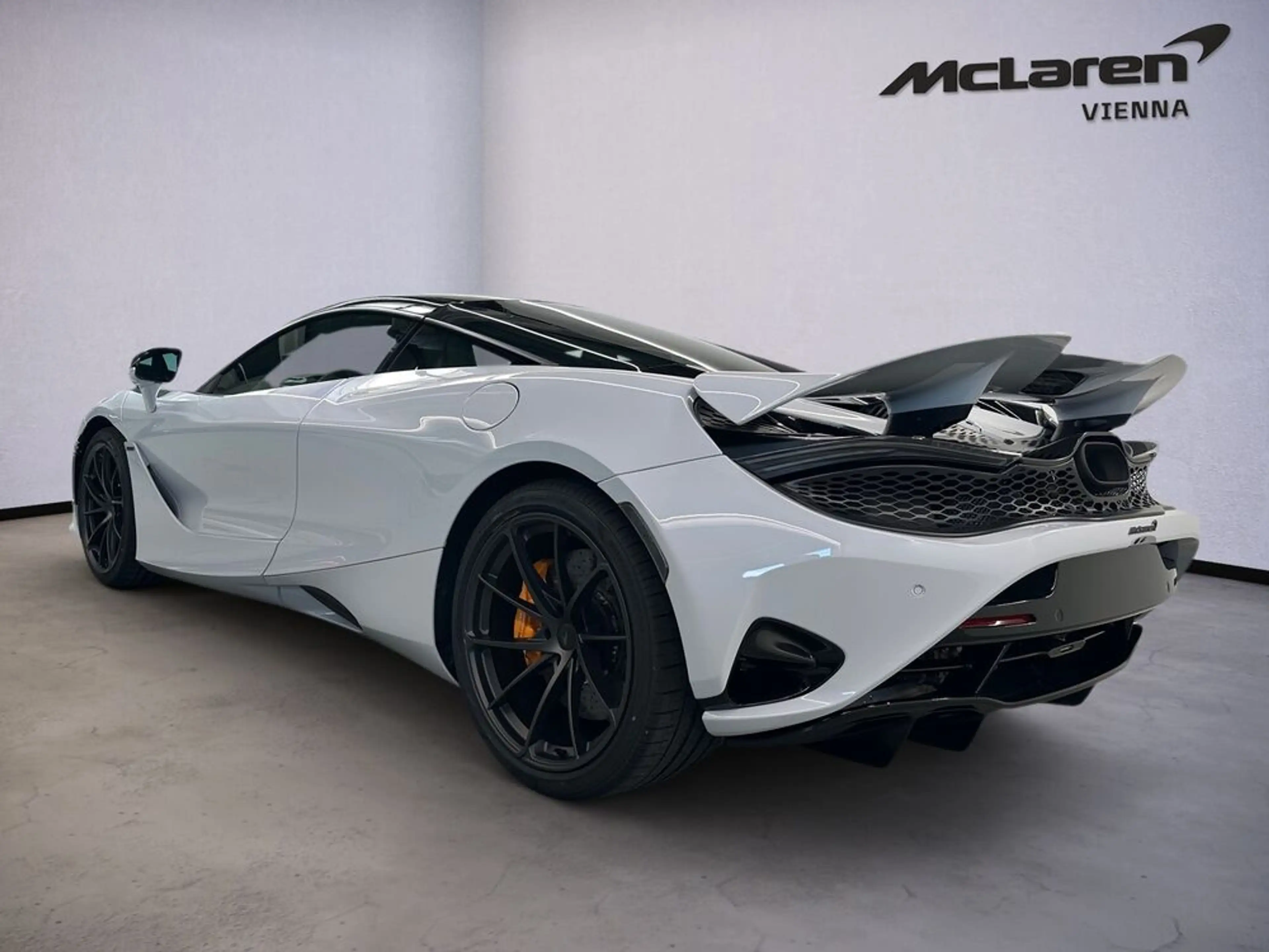 McLaren 750S 750S / Cirrus Grey / 360 / Lift / Motor Window — photo 4