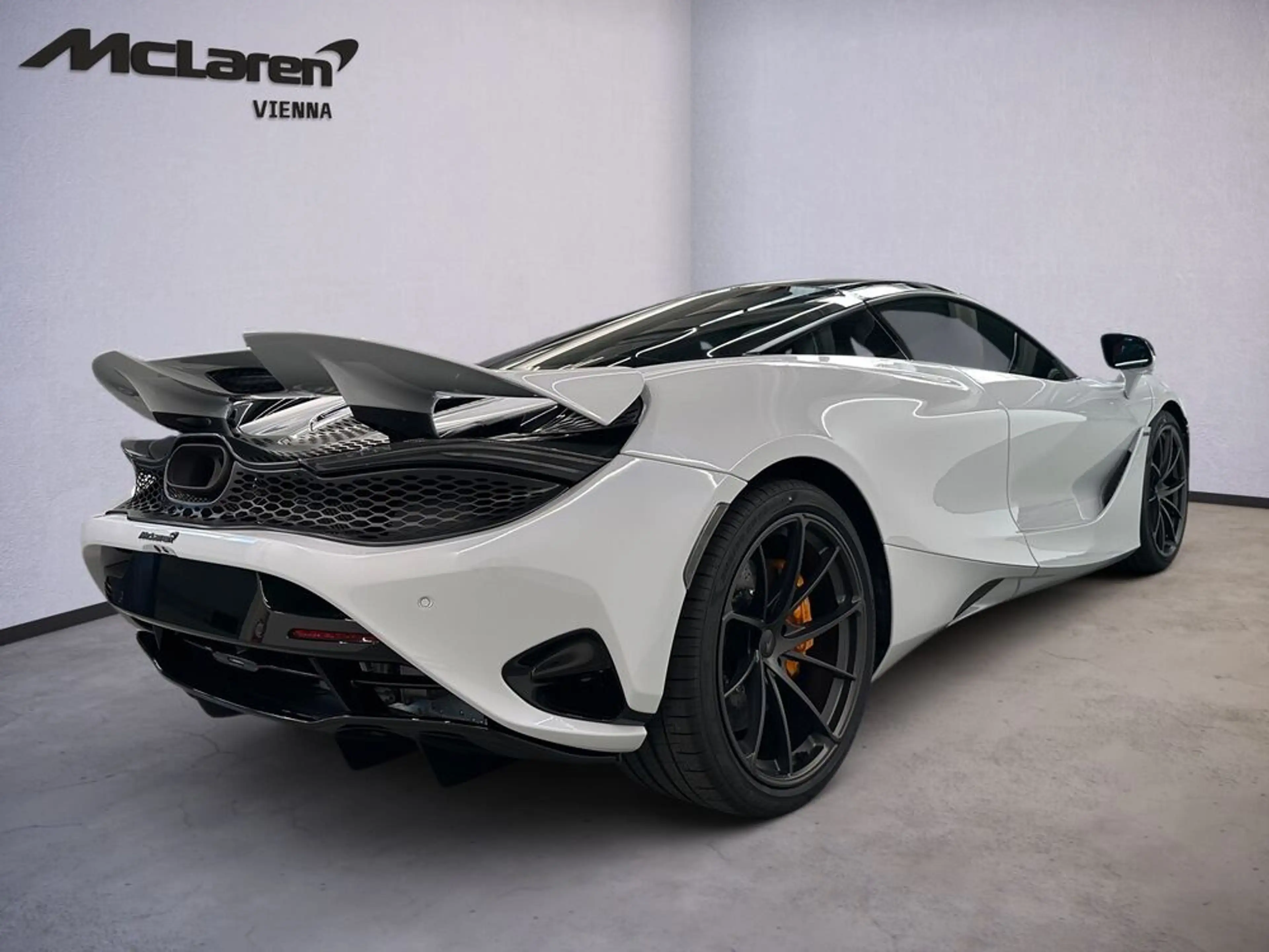 McLaren 750S 750S / Cirrus Grey / 360 / Lift / Motor Window — photo 3