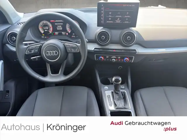 Audi Q2 view 13