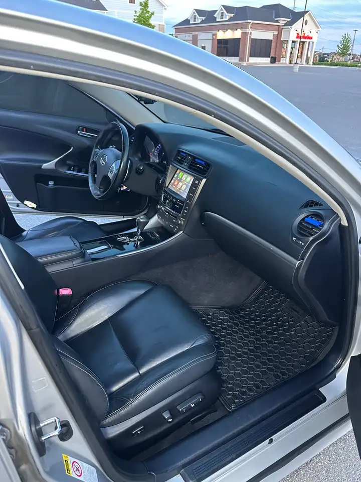 Lexus IS снимка Lexus IS