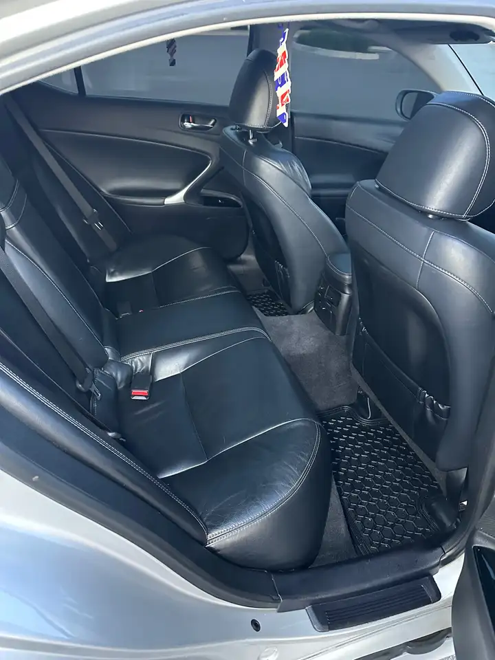 Lexus IS снимка Lexus IS