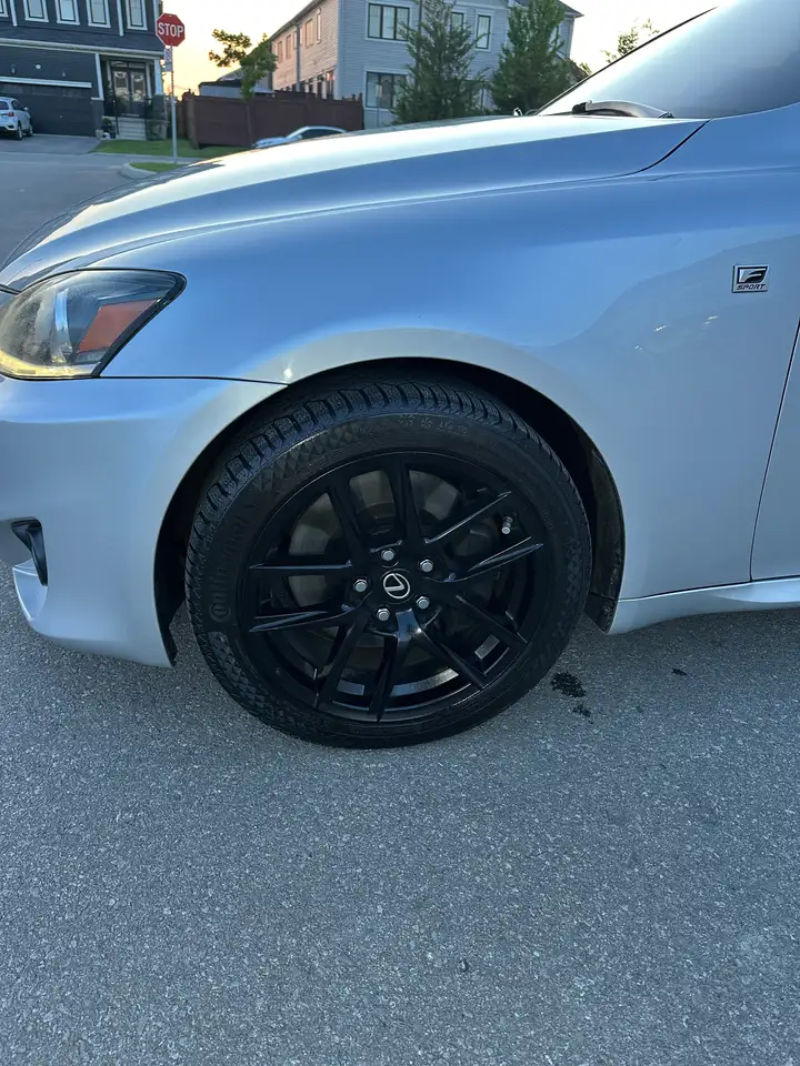 Lexus IS снимка Lexus IS
