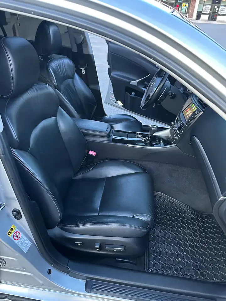 Lexus IS снимка Lexus IS