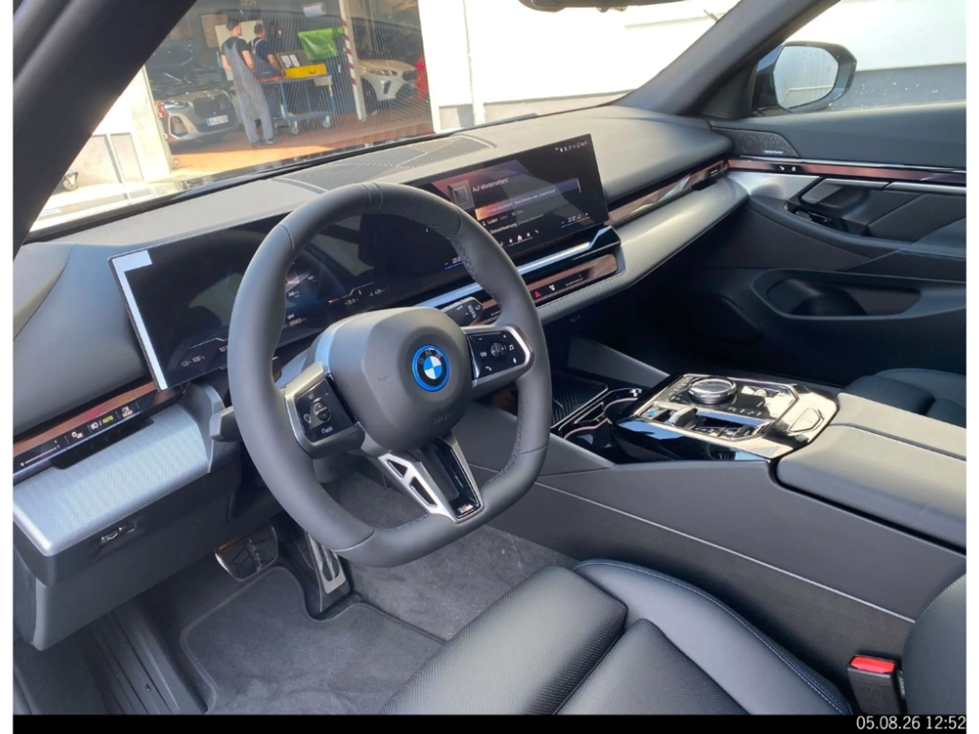 BMW i5 eDrive40 Touring Sportpaket Navi Digitales Cockpit — photo 9