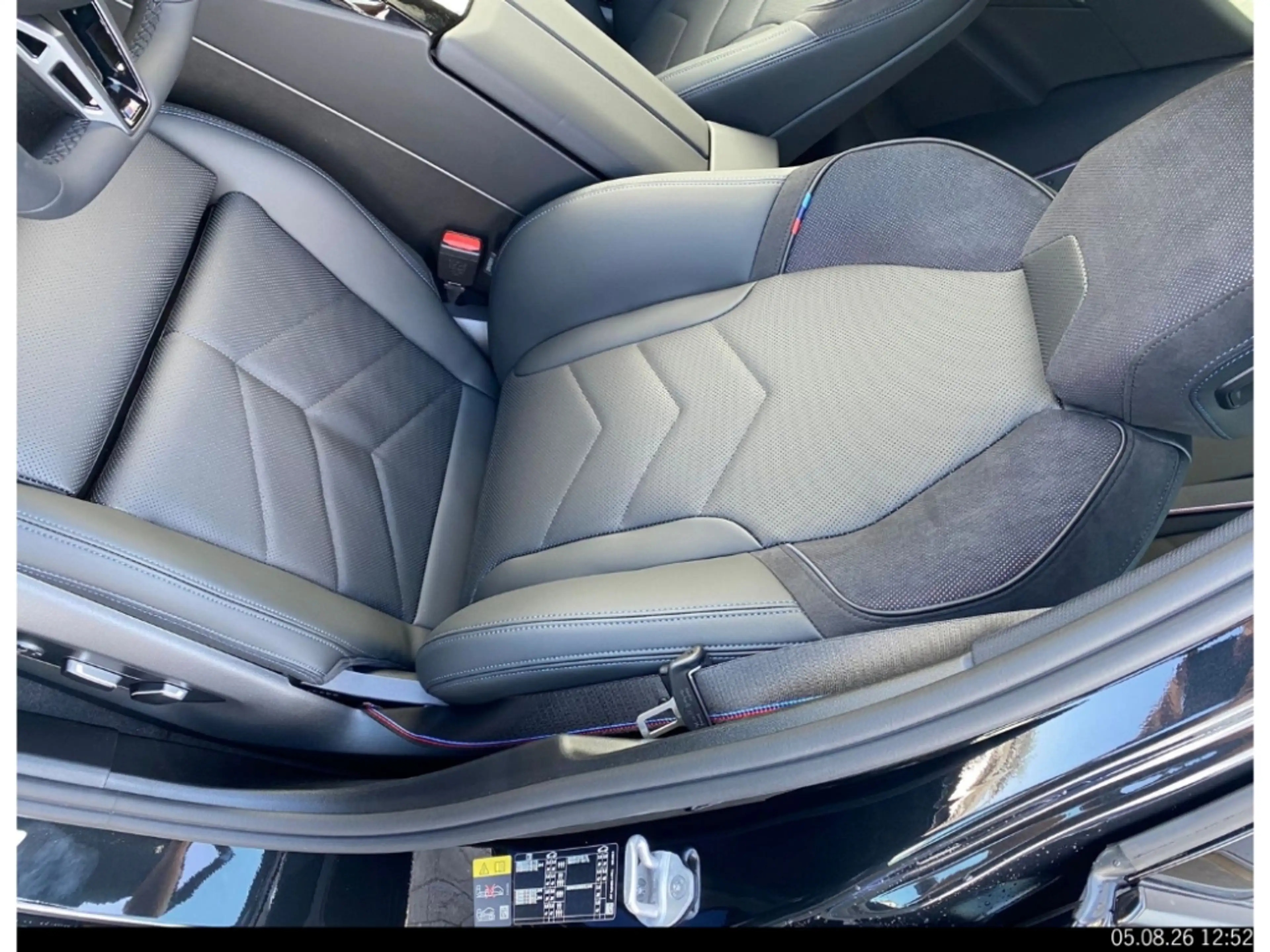 BMW i5 eDrive40 Touring Sportpaket Navi Digitales Cockpit — photo 10