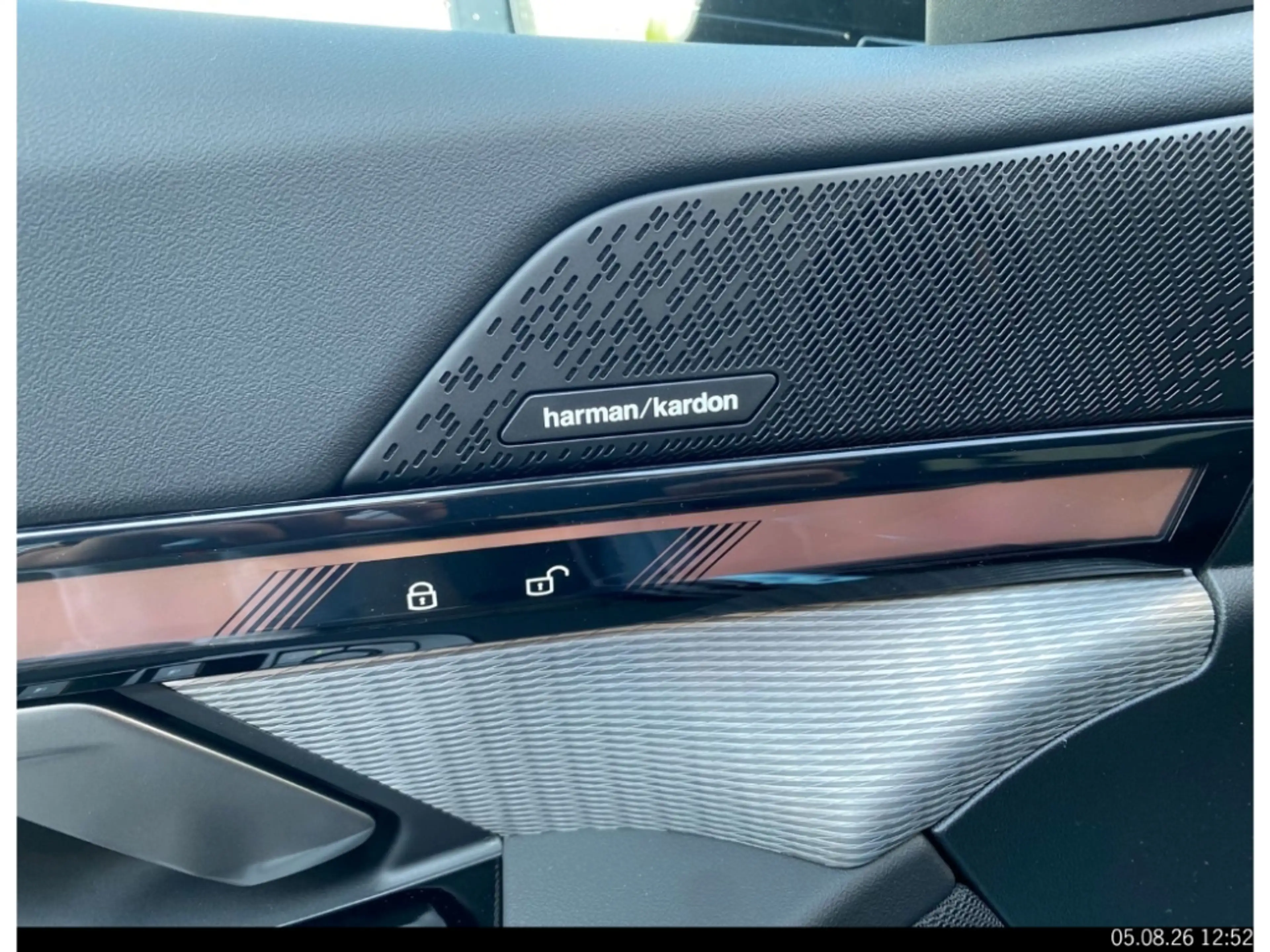 BMW i5 eDrive40 Touring Sportpaket Navi Digitales Cockpit — photo 8