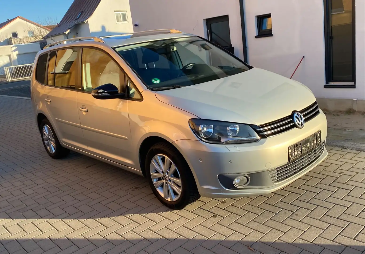 Volkswagen Touran 1.4 TSI Style Pano Alcantara Navi SHZ PDC Silber - 1