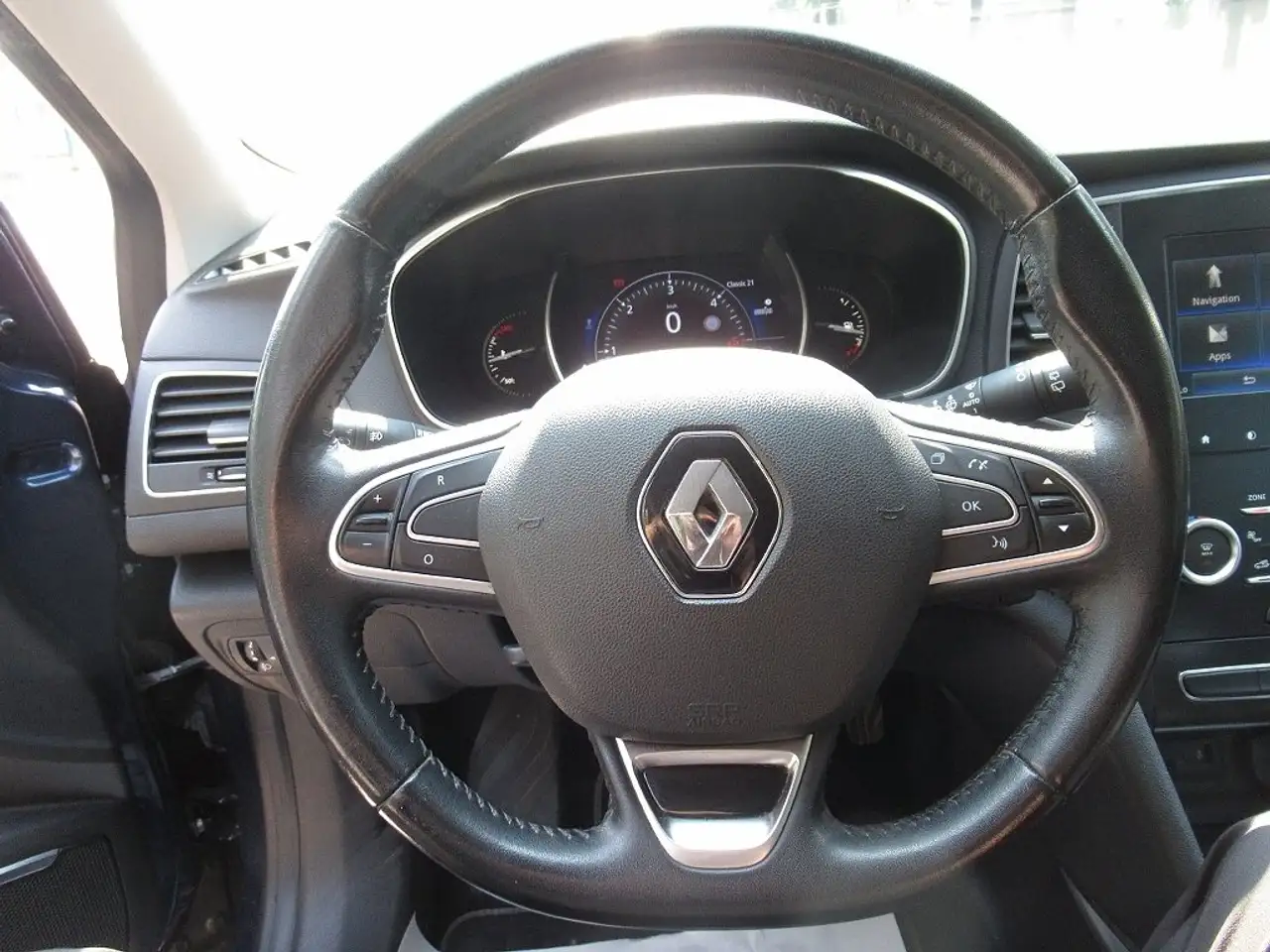 Renault Megane Berline — photo 22