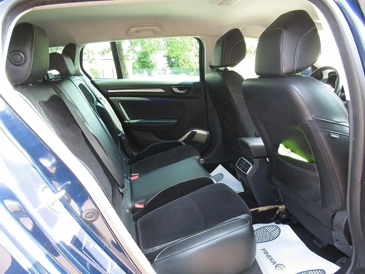 Renault Megane Berline — photo 12