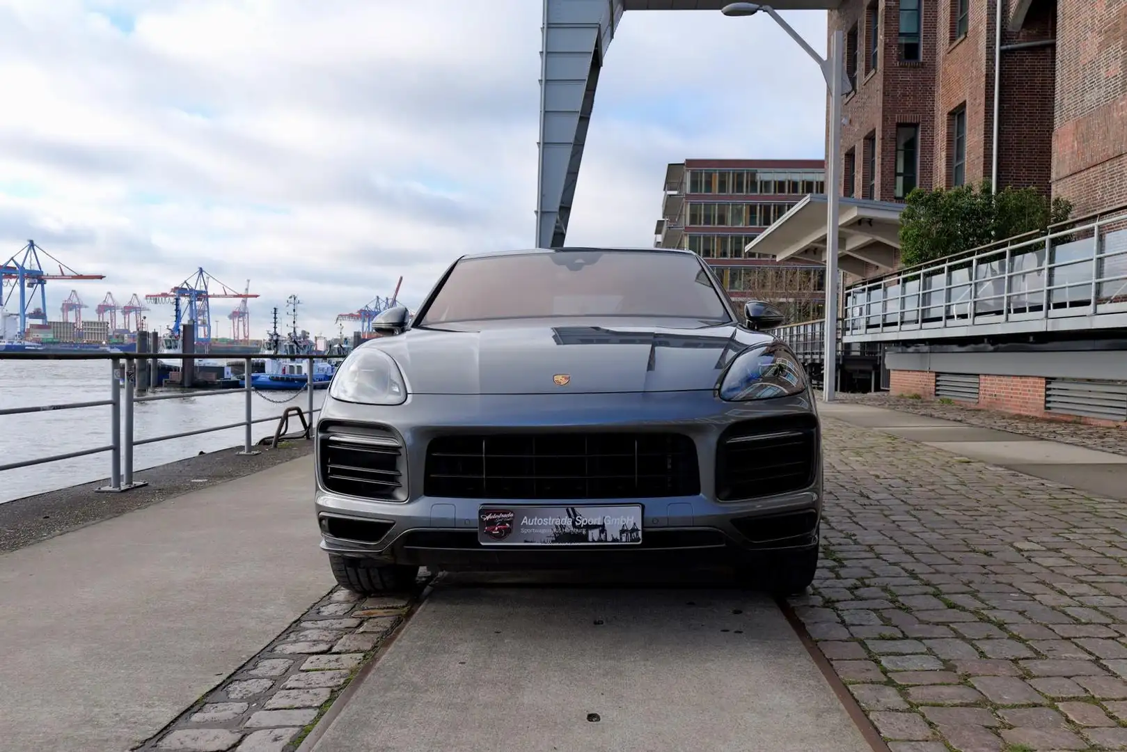 Porsche Cayenne Coupe GTS Gris - 2
