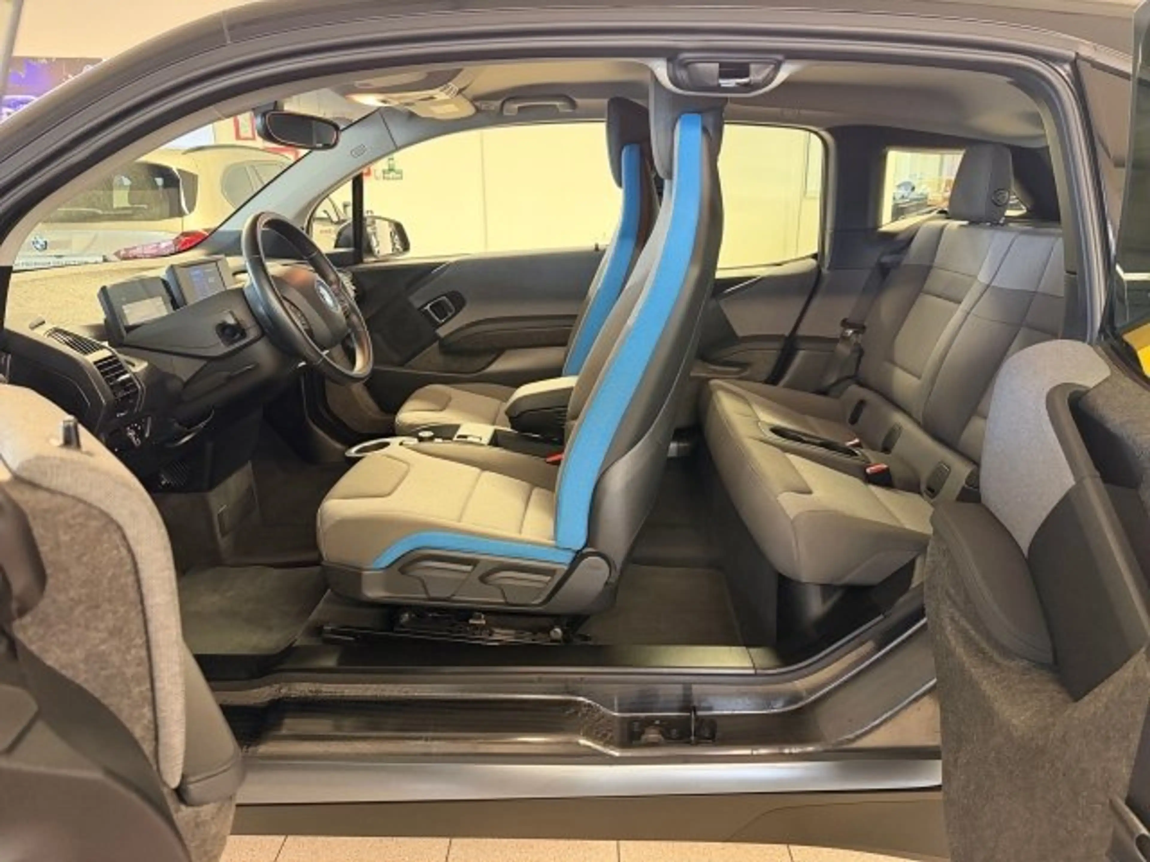 BMW i3 eDrive BEV i01 IB1 — photo 14