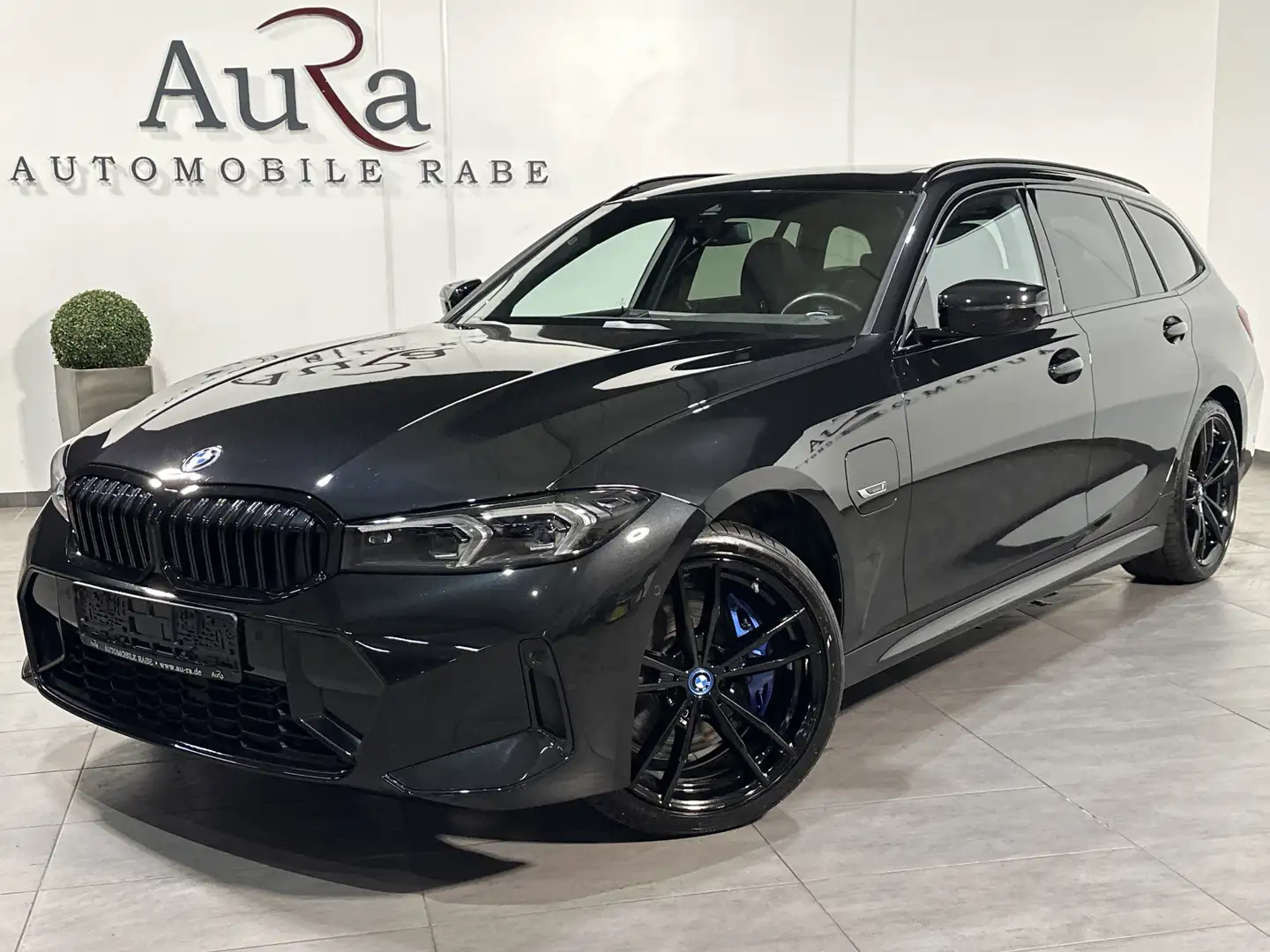 BMW 320 Touring M-Sport Aut. NAV+LED+PANO+WIDE+HIFI Schwarz - 2