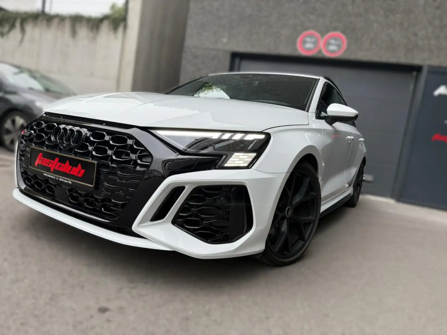 Audi RS3 SPORTBACK FREINS CERAMIQUES 2.5 TFSI 5 cylindres – Weiß - 1
