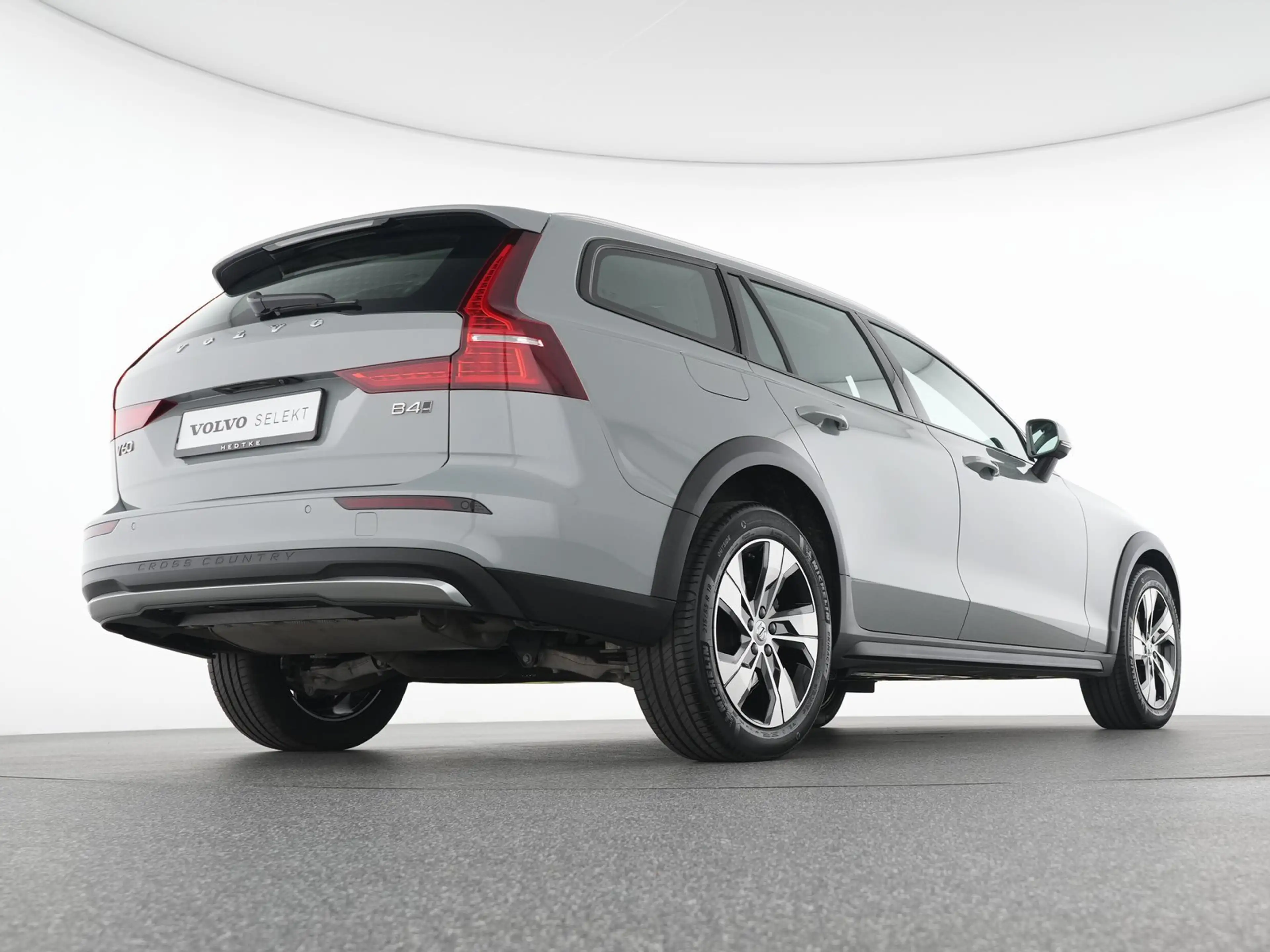 Volvo V60 Cross Country B4 AWD Plus ACC*H&K-SOUND — photo 7