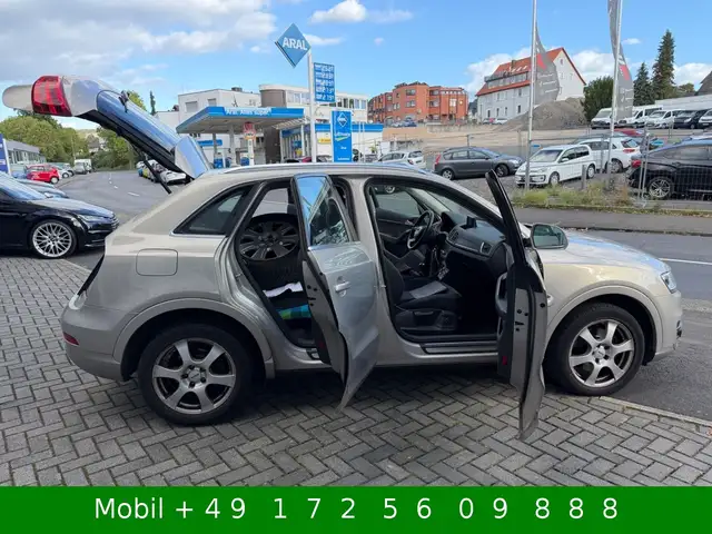 Audi Q3 view 10