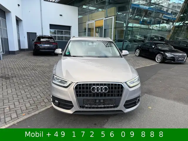 Audi Q3 view 5