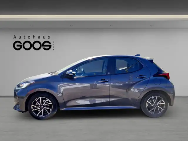 Toyota Yaris view 2