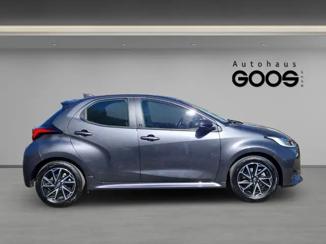 Toyota Yaris view 6