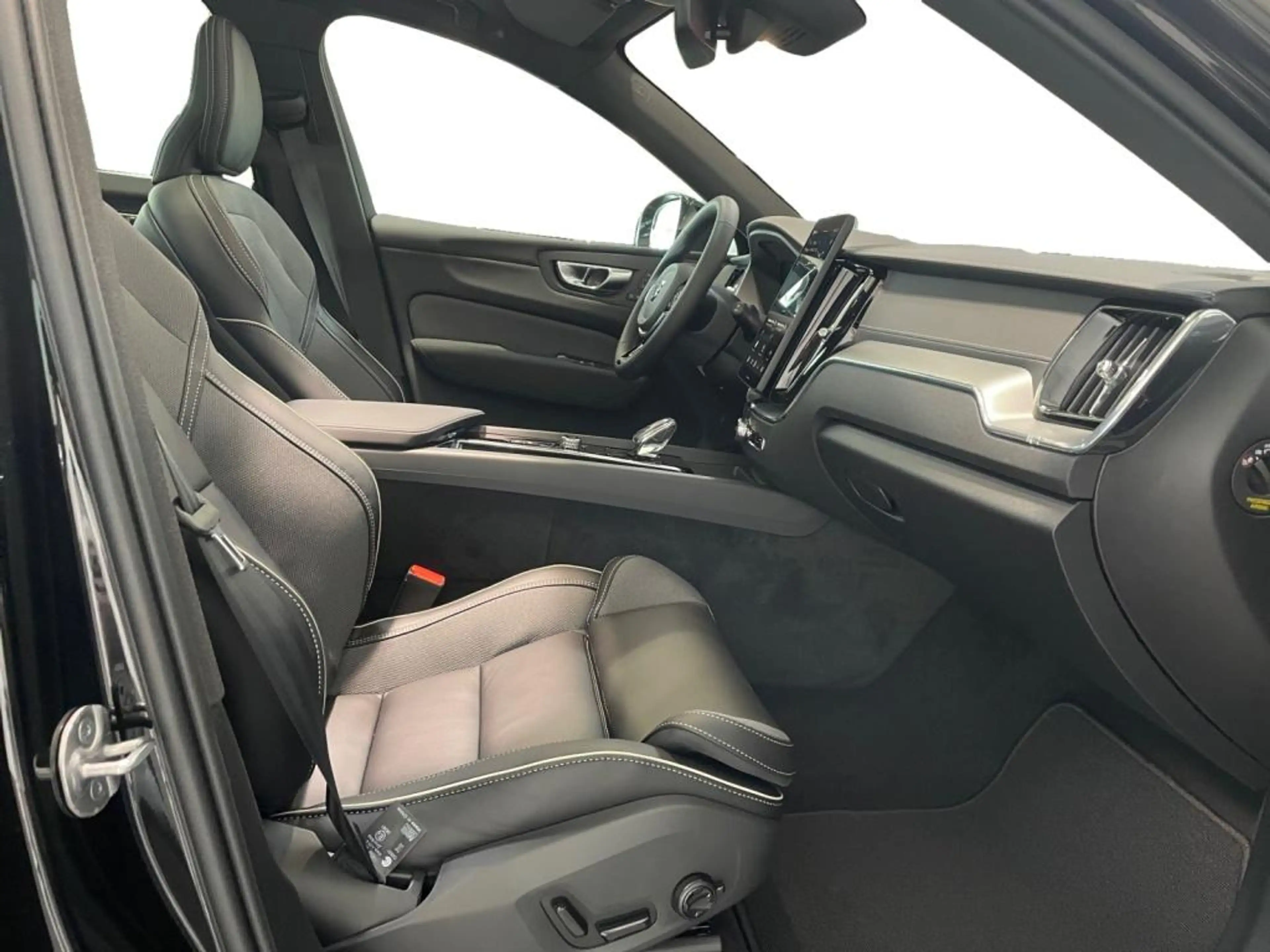 Volvo XC60 XC 60 T6 AWD Ultra Black Ed. Plug-In  Fahrassist — photo 5