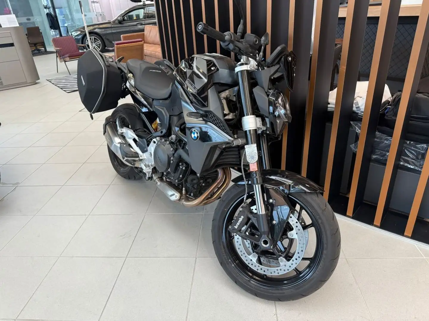 BMW F 900 R Schwarz - 2