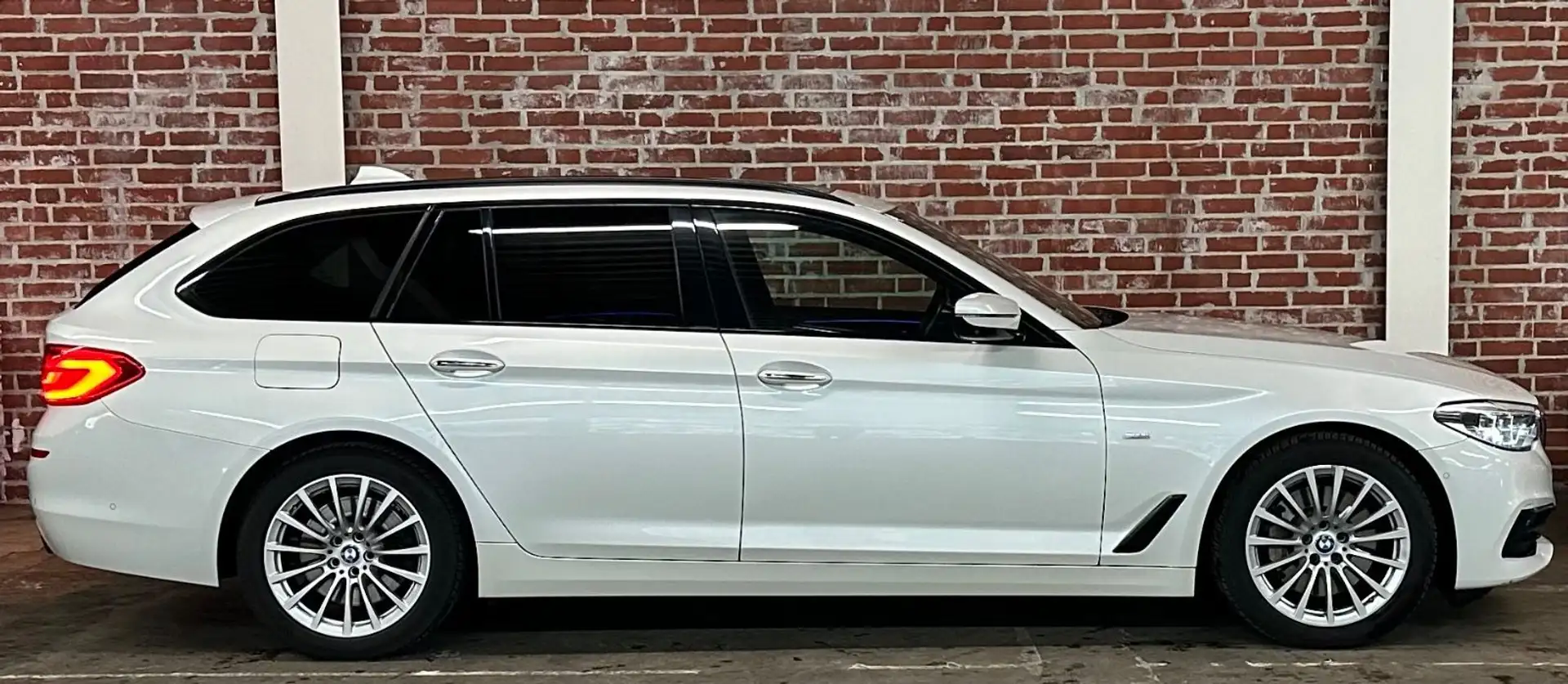 BMW 530 d Touring Sport LED/ACC/HUD/PANO/360°Kam/AHK Weiß - 2