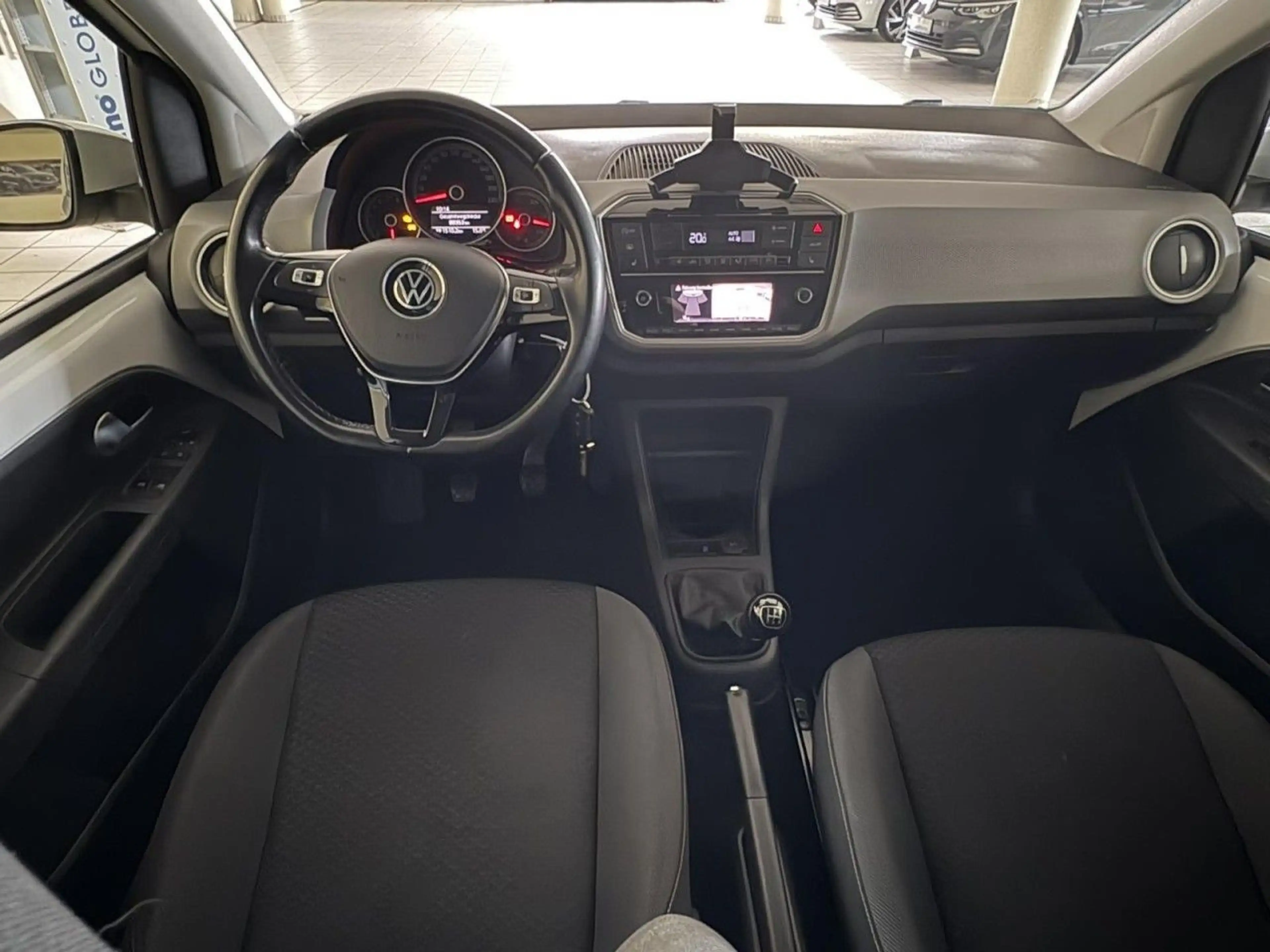 Volkswagen up! Active — photo 10