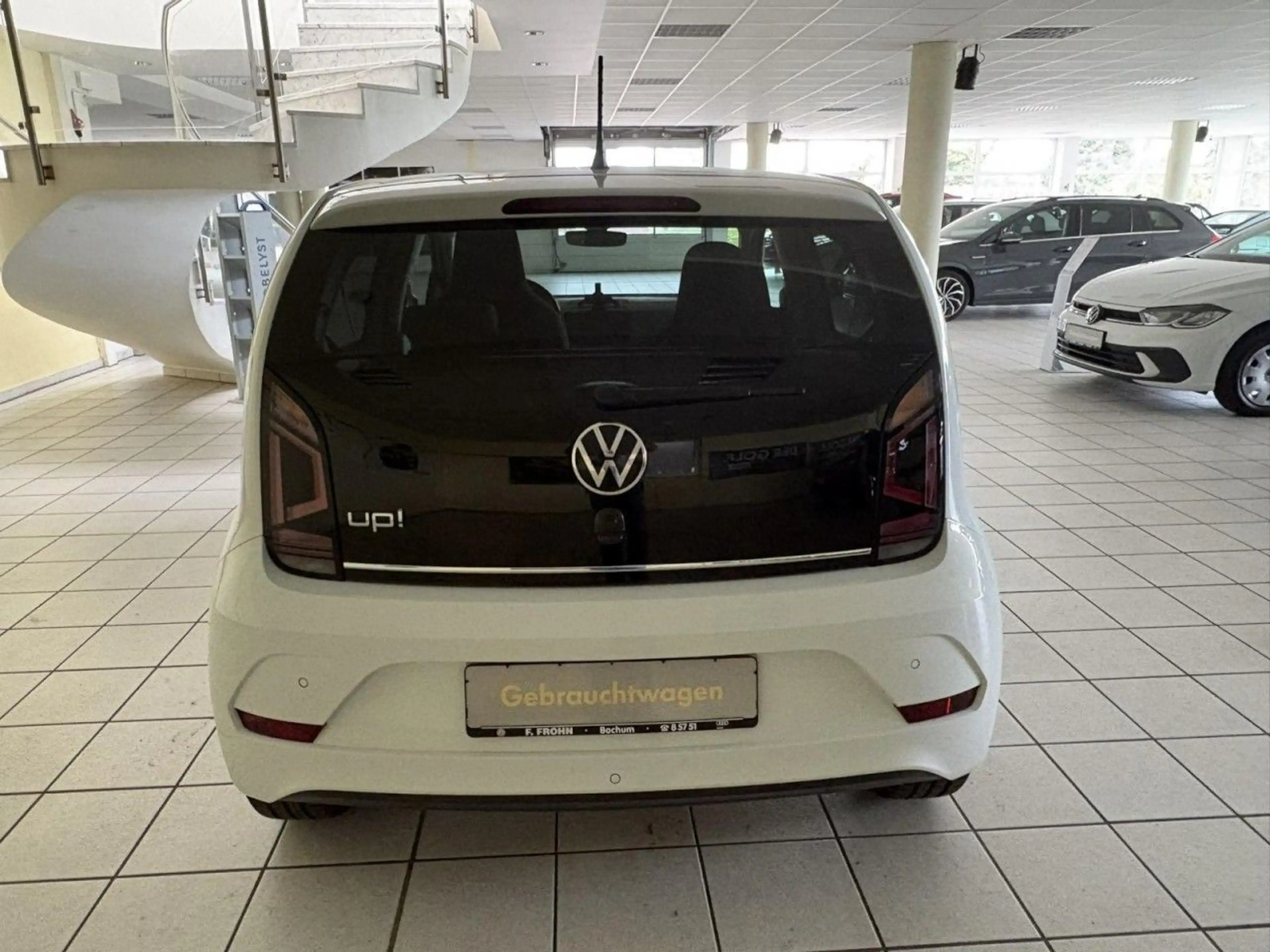 Volkswagen up! Active — photo 6