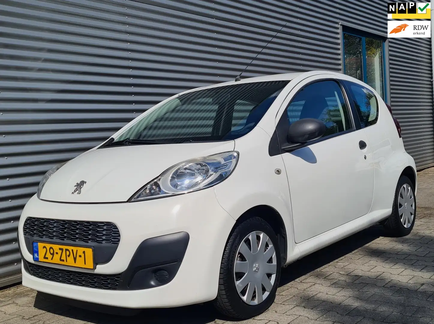 Peugeot 107 1.0 Access Accent 01-2013 Blanc Banquise *AIRCO* A Wit - 1