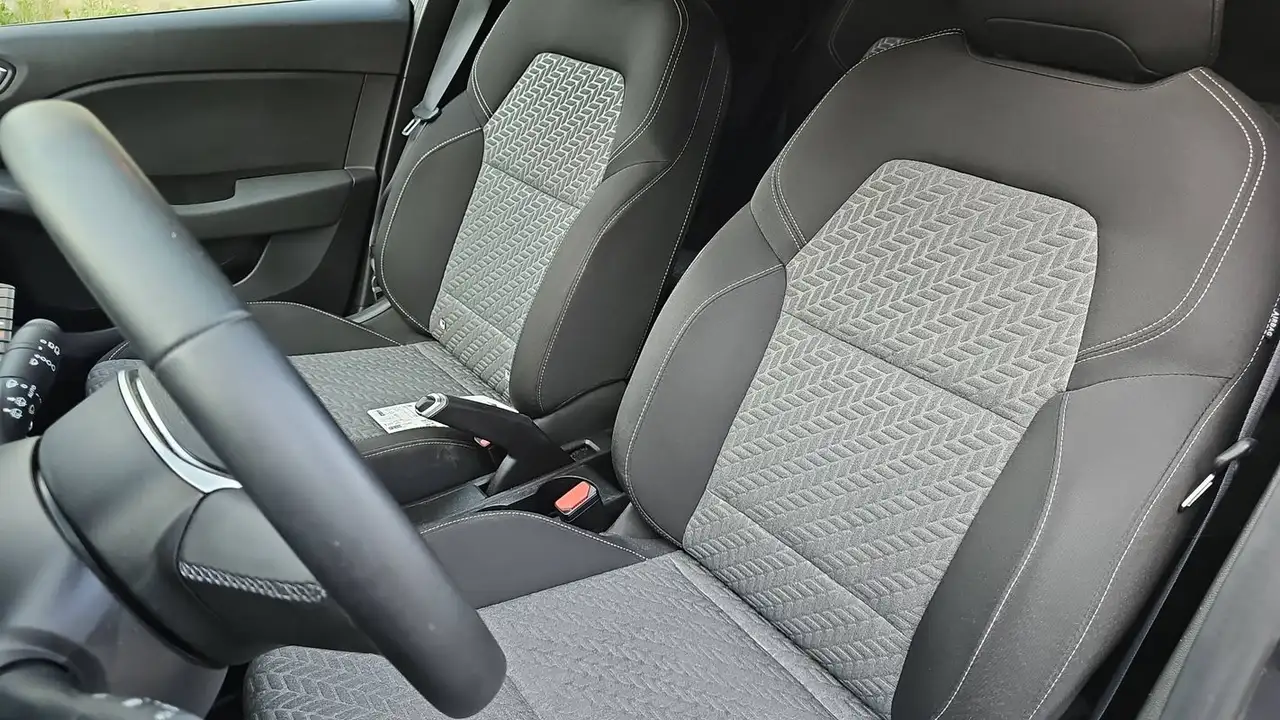 Renault Clio Citadine 5 portes — photo 27