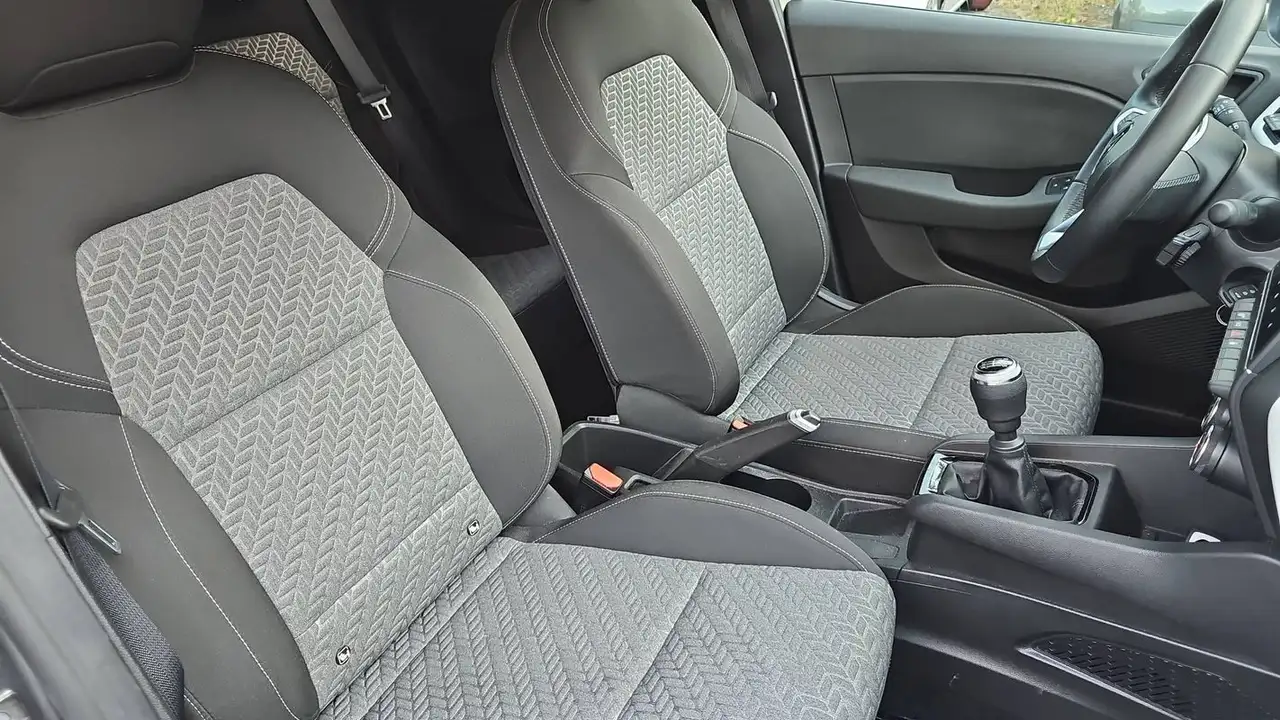 Renault Clio Citadine 5 portes — photo 25