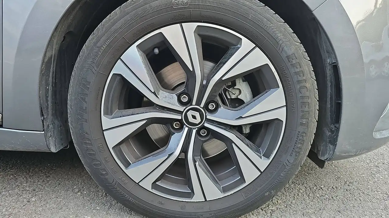 Renault Clio Citadine 5 portes — photo 17