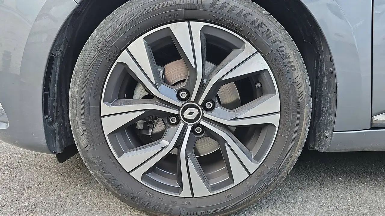 Renault Clio Citadine 5 portes — photo 18