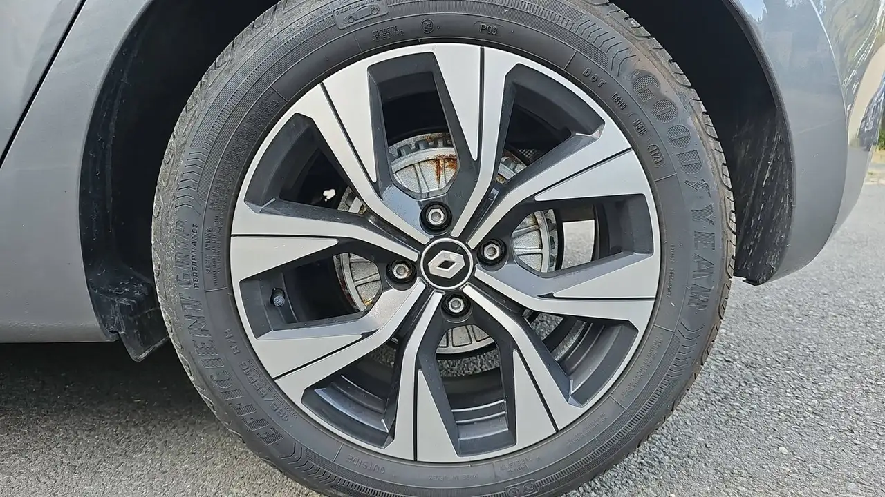 Renault Clio Citadine 5 portes — photo 19