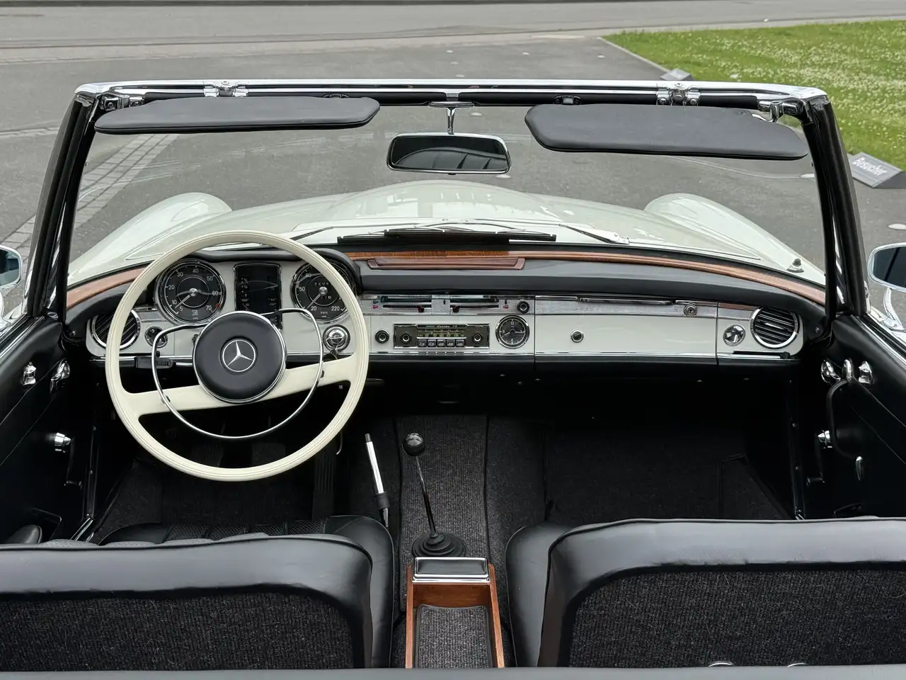 Mercedes-Benz SL 230 W113 Pagode, foto 2