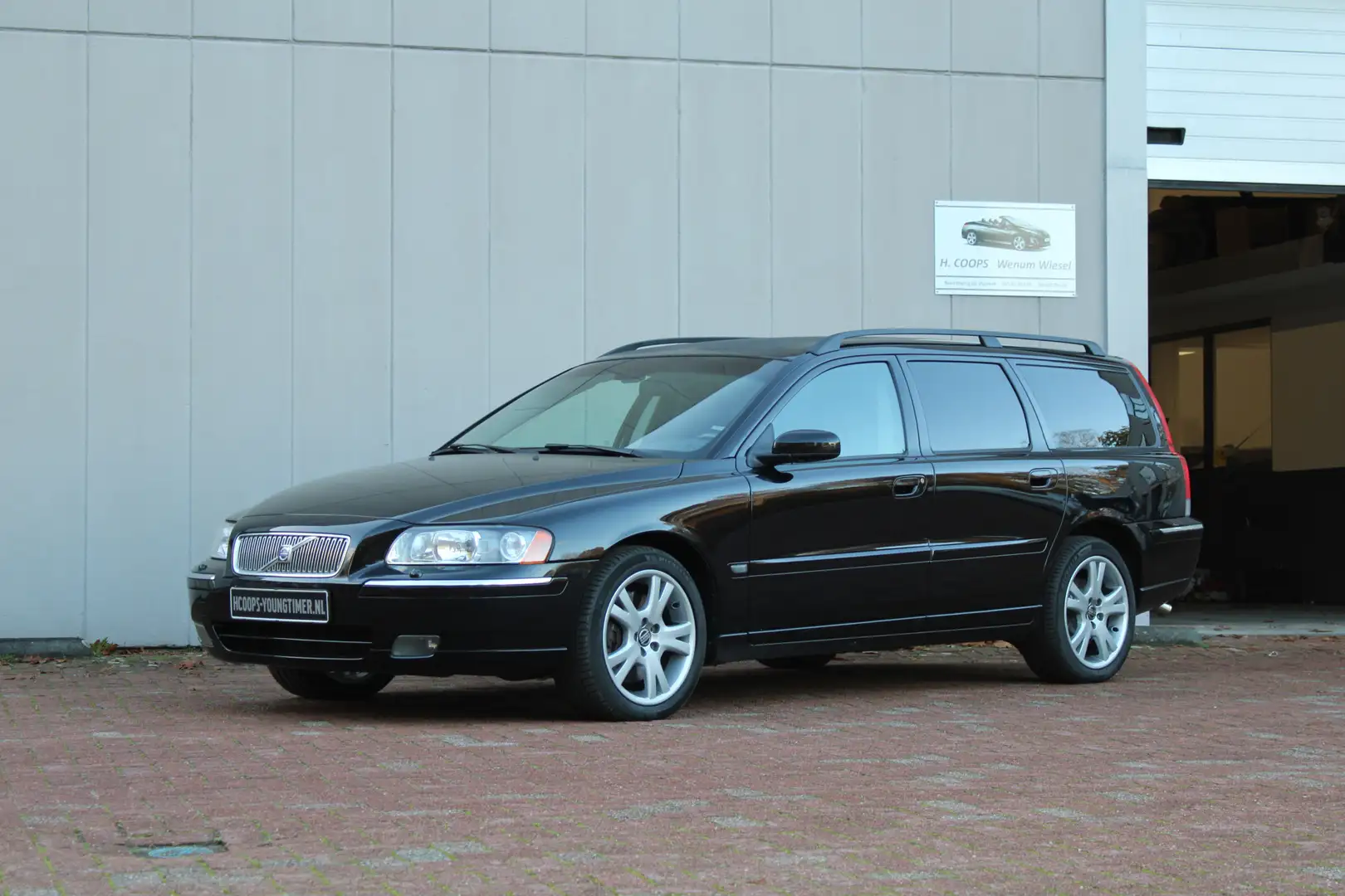 Volvo V70 2.4 T5 AUTOMAAT YOUNGTIMER incl. 21% BTW Zwart - 2