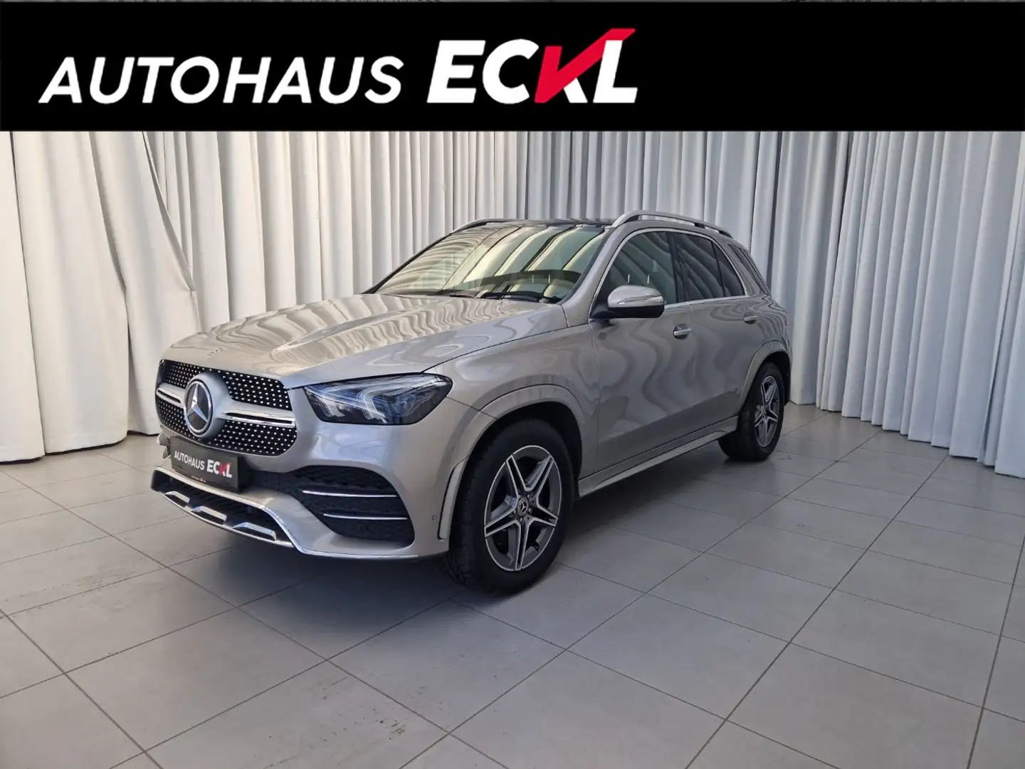 Mercedes-Benz GLE 350 d 4MATIC AMG Line SpurW Stříbrná - 1