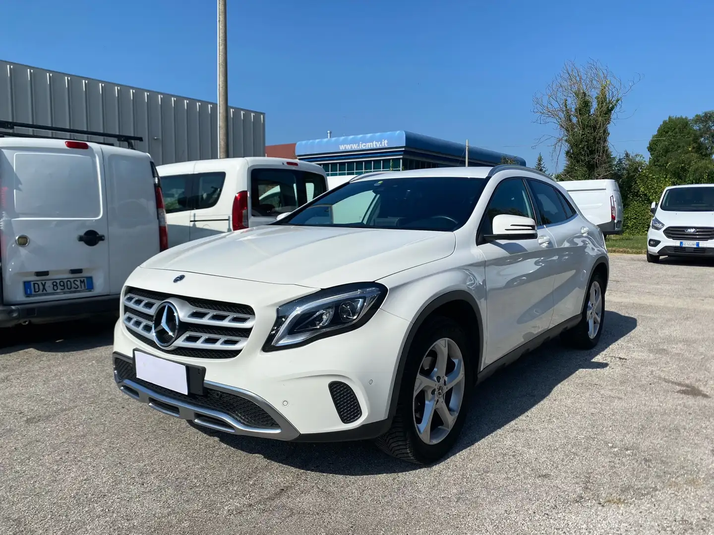 Mercedes-Benz GLA 200 d Sport auto LED-GOMME NUOVE-PERFETTA Weiß - 1
