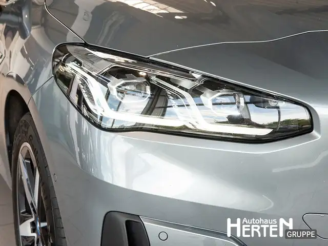 BMW 2 Series view 13