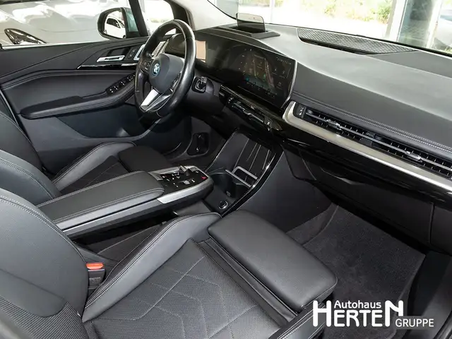 BMW 2 Series view 6