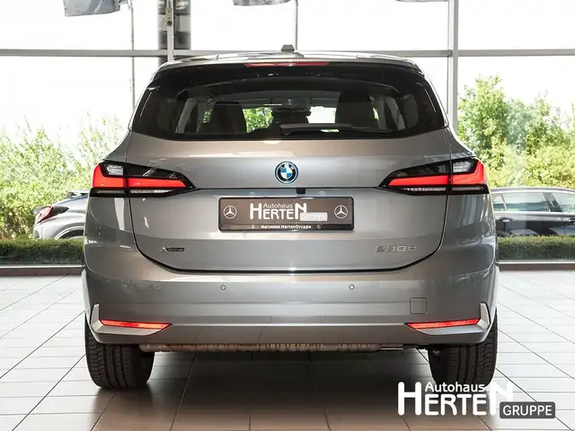 BMW 2 Series view 4