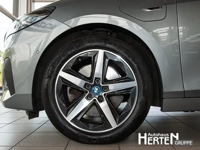 BMW 2 Series view 5