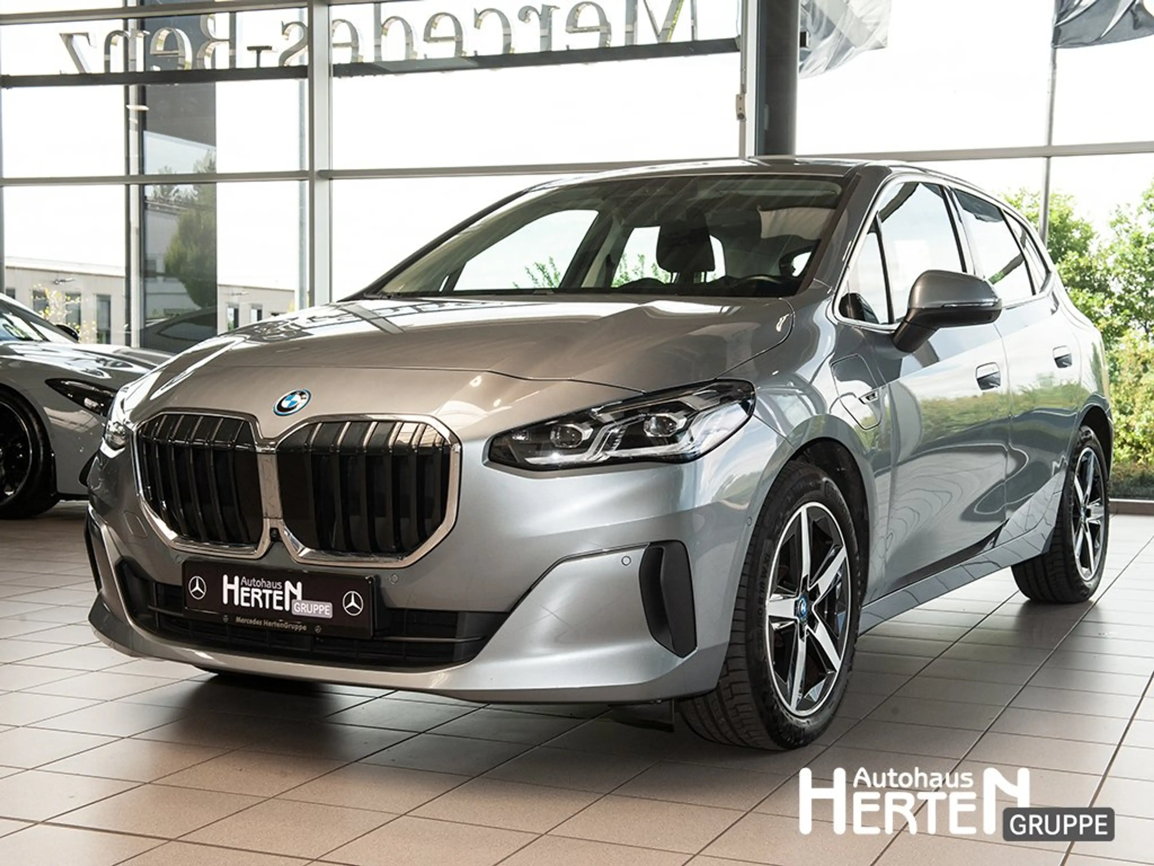 BMW 230 e xDrive Active Tourer LED+HEAD-UP+RÜCKFAHRK.