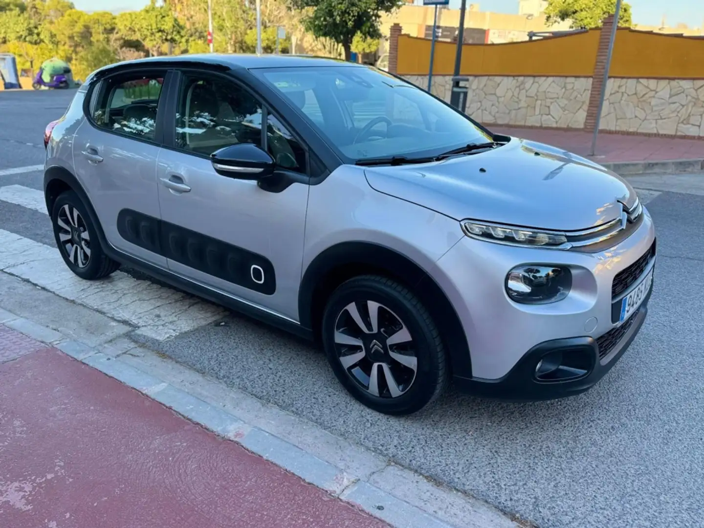 Citroen C3 1.2 PureTech S&S Business 83 Gris - 2