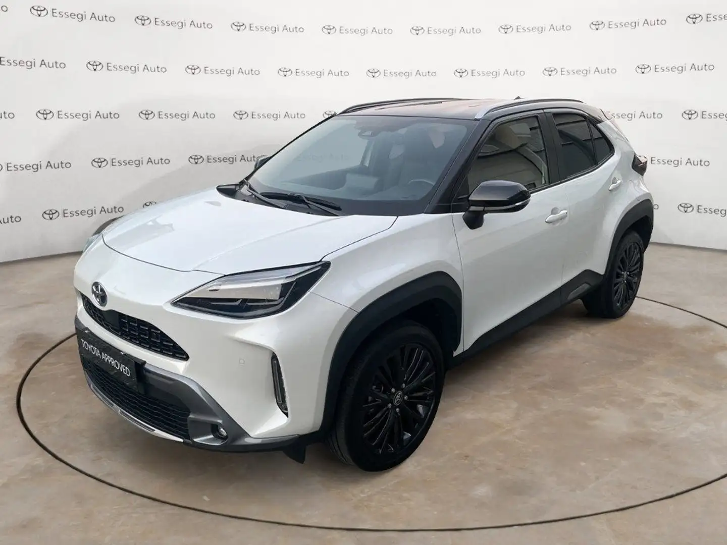 Toyota Yaris Cross 1.5 Hybrid 5p. E-CVT Adventure Blanc - 1