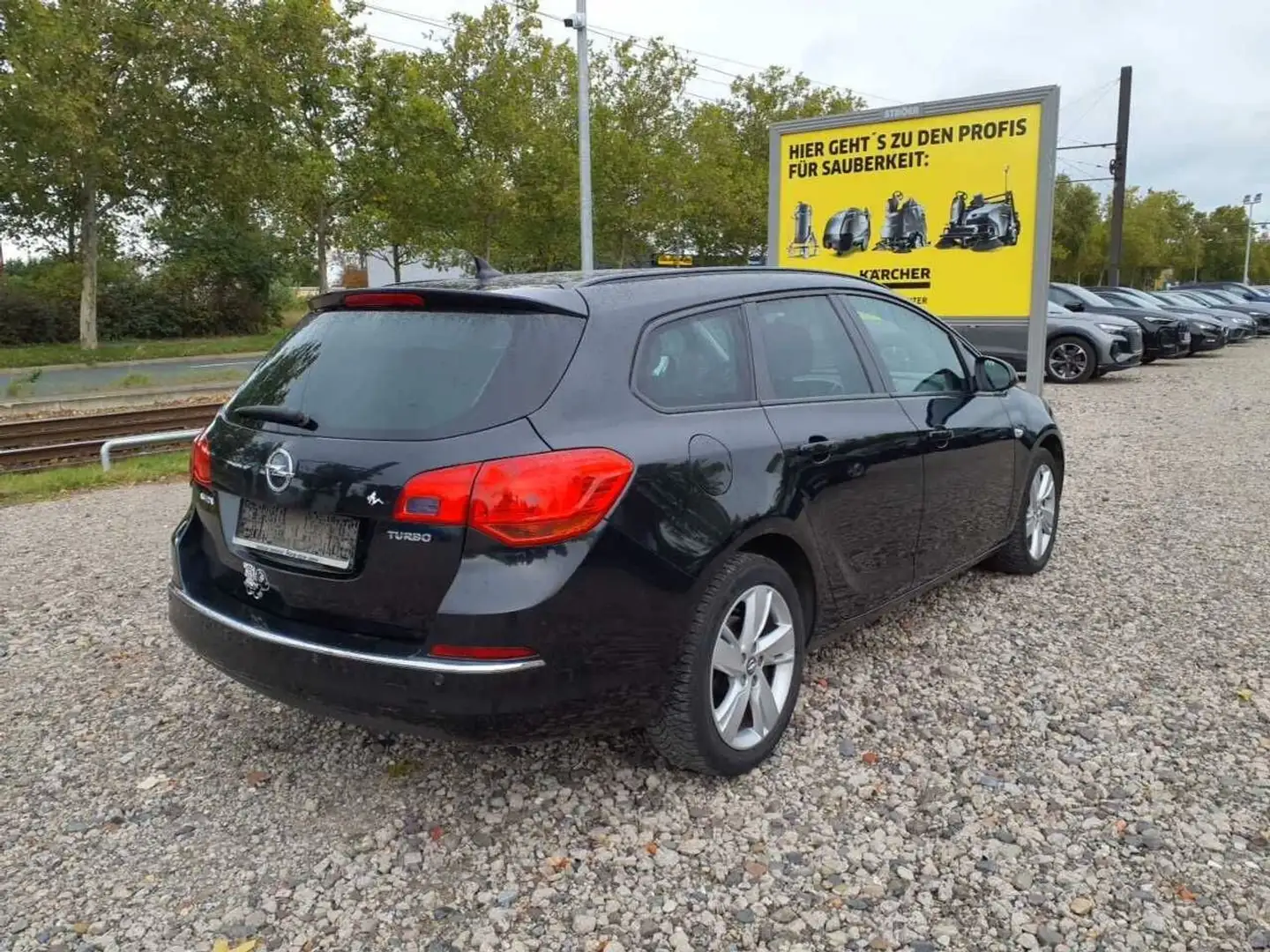 Opel Astra J Sports Tourer Edition Schwarz - 2