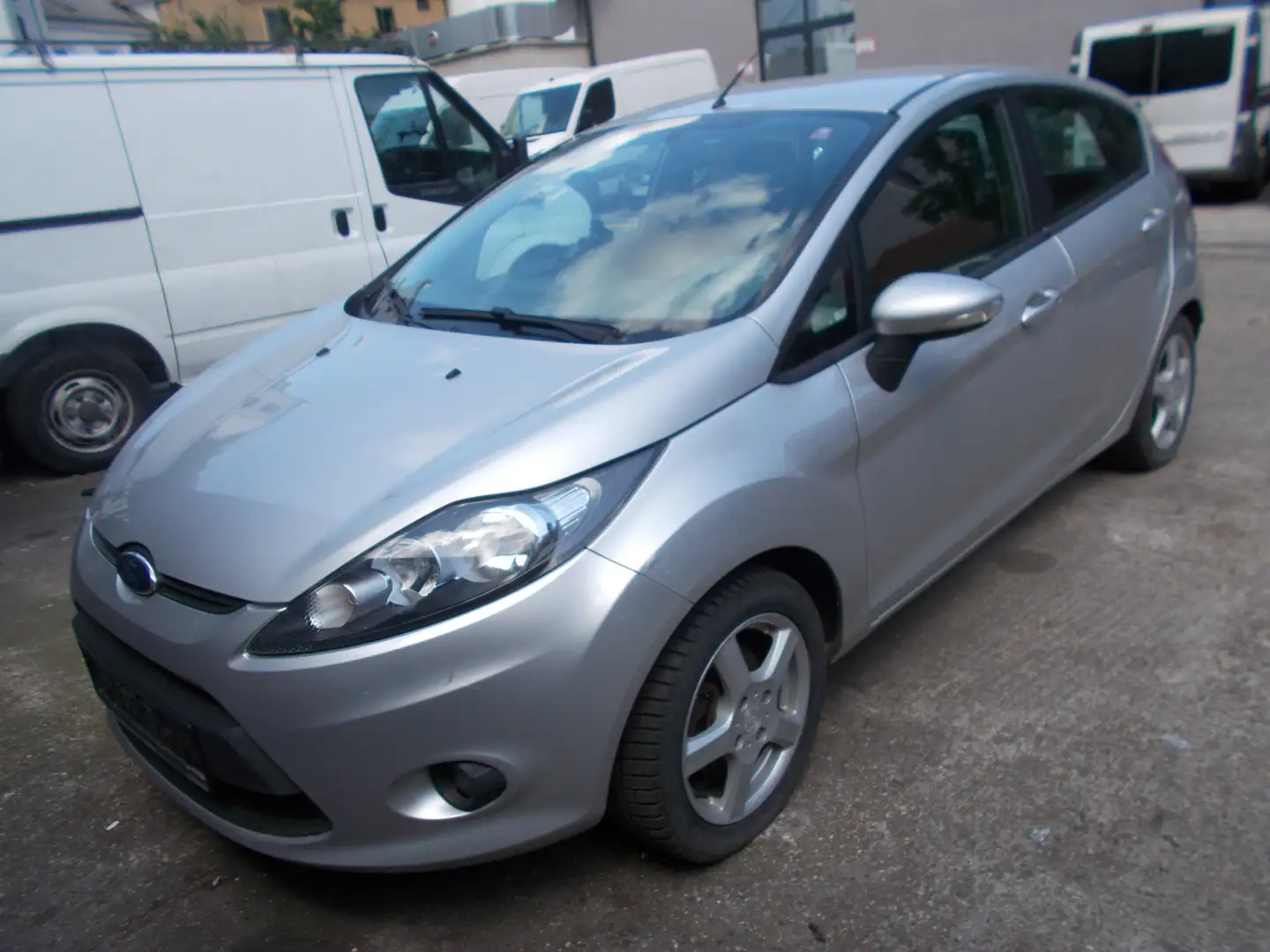 Ford Fiesta Iconic 1,25 Silber - 2