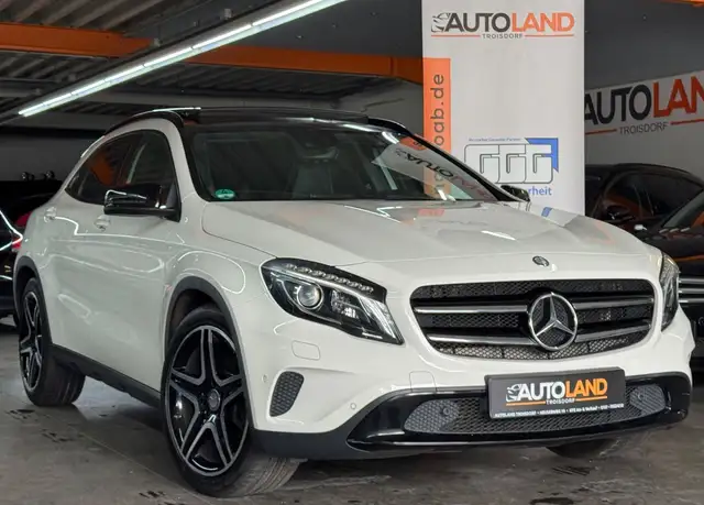 Mercedes-Benz GLA 220 d*2.HAND*BI-XENON*PANO*RKAMERA*NAVI*LEDER