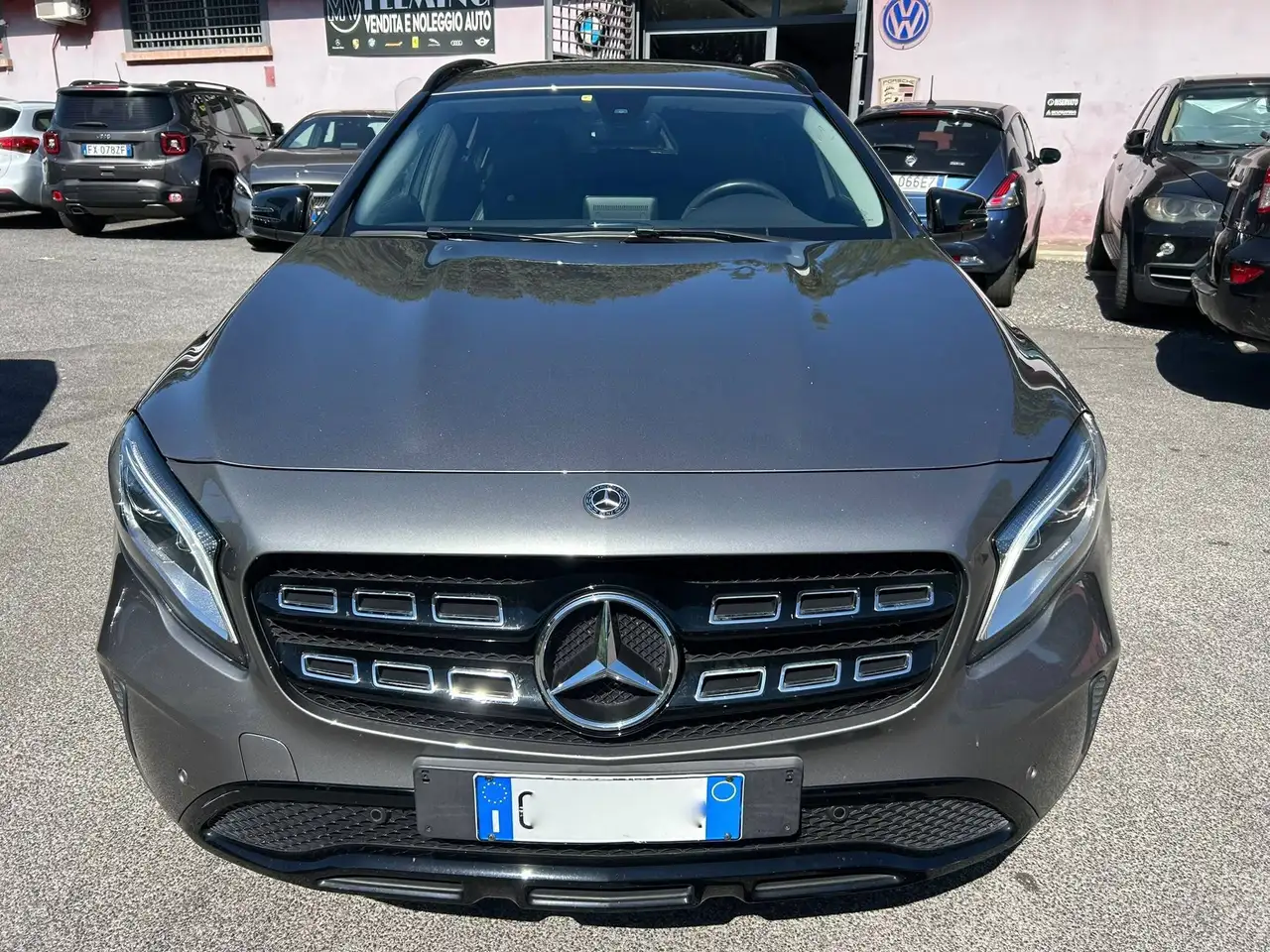 Mercedes-Benz GLA 200