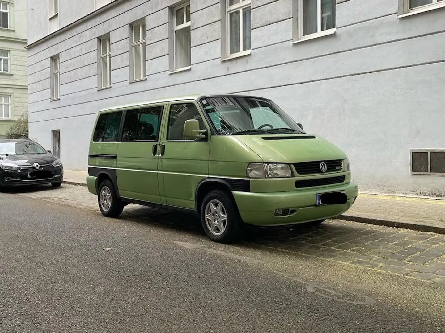 Volkswagen T4 Caravelle Caravelle 2-3-3 GL 2,5 TDI Grün - 1