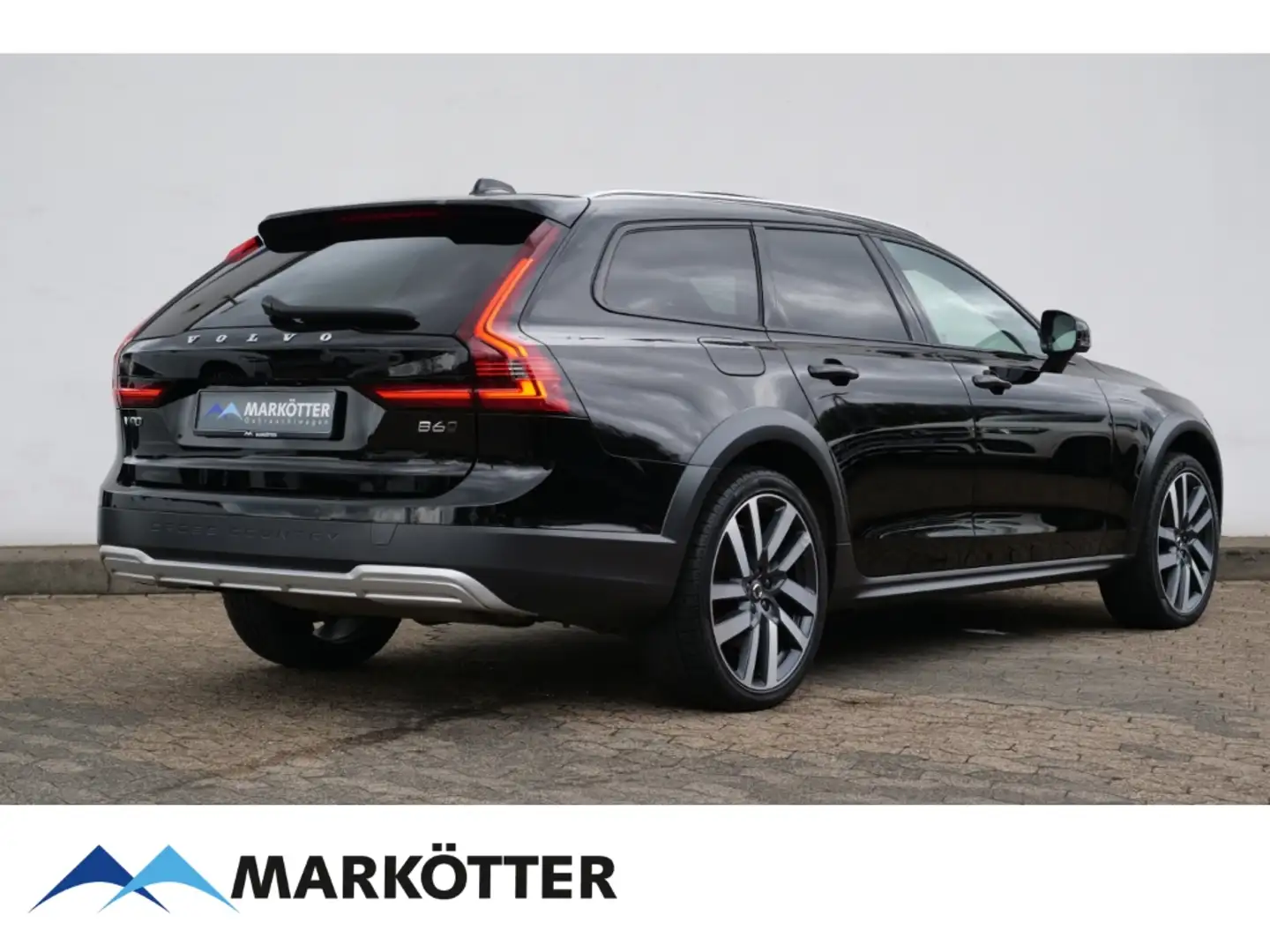 Volvo V90 Cross Country PRO AWD B6 ACC/PANO/CAM/BLIS/DAB Schwarz - 2